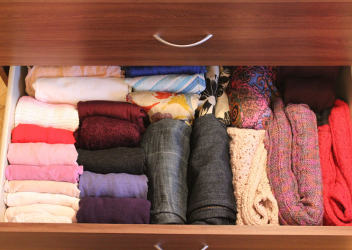 Клопы могут жить в шкафах с одеждой
